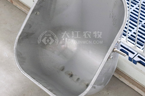 母猪食槽图片