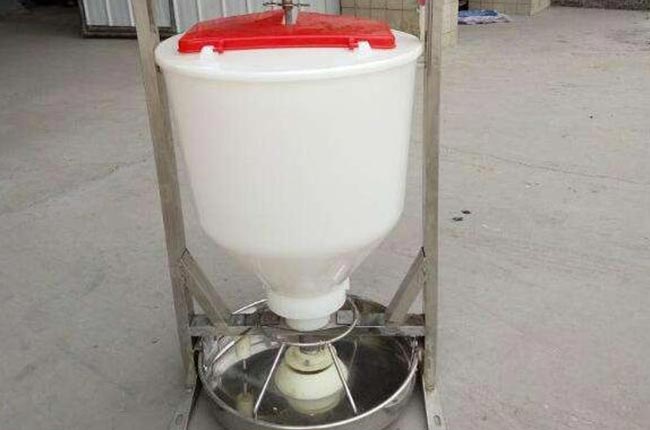 猪用粥料器的使用特点介绍