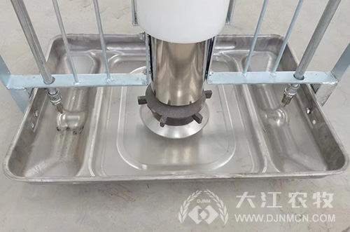 干湿料槽底盘